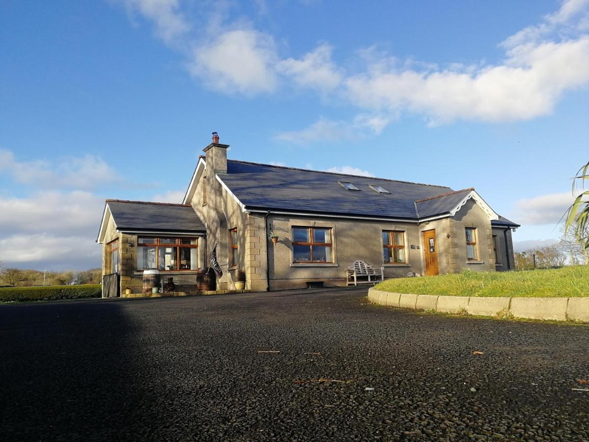 Carnately Lodge Ballycastle Exterior foto